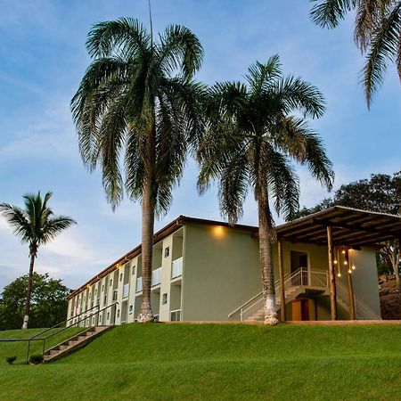 Hotel Fazenda Vale da Cachoeira Serra Negra  Buitenkant foto